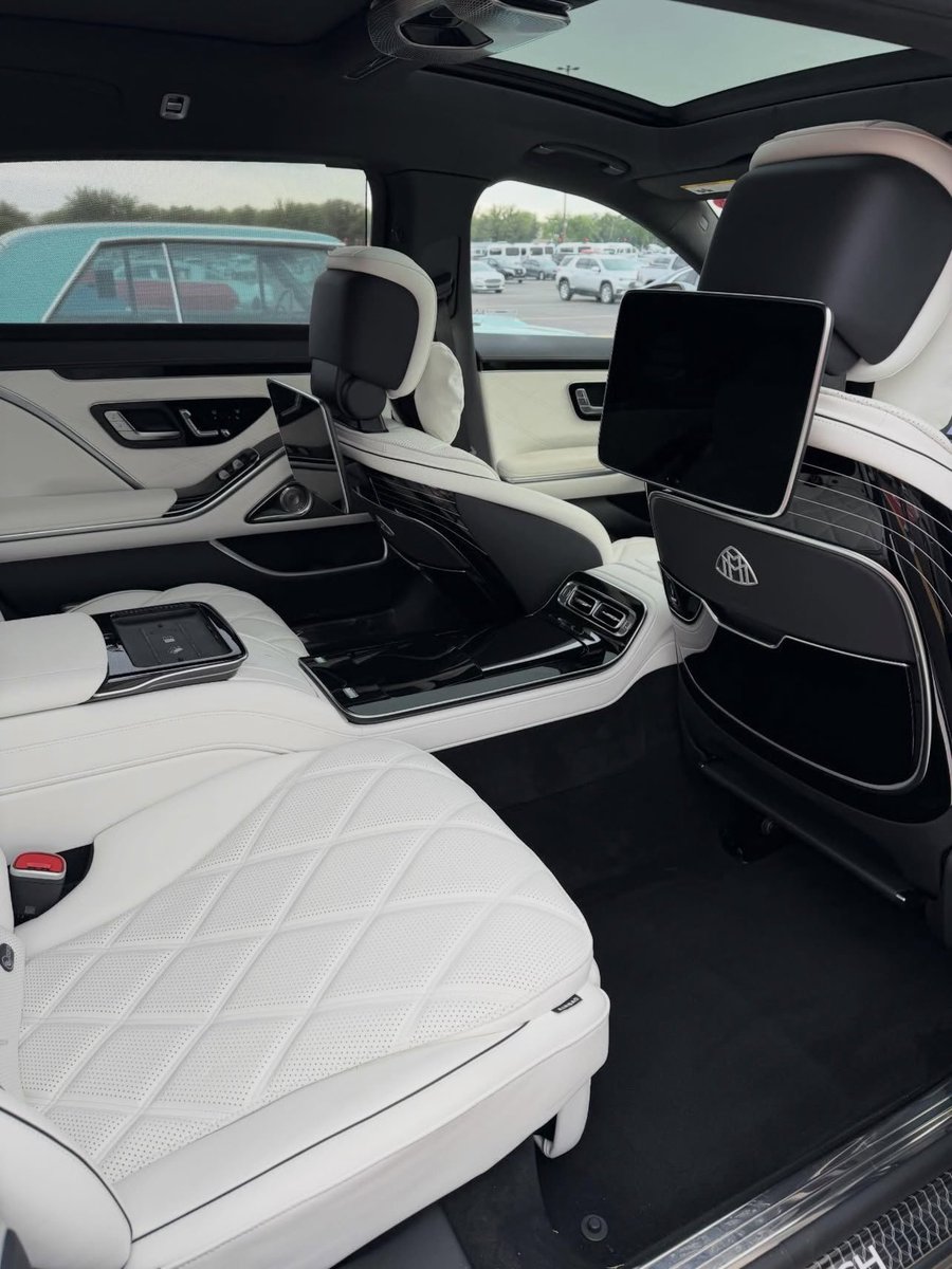 proxy63s's tweet photo. 2023 Maybach s680 https://t.co/e4YLu5YbPb