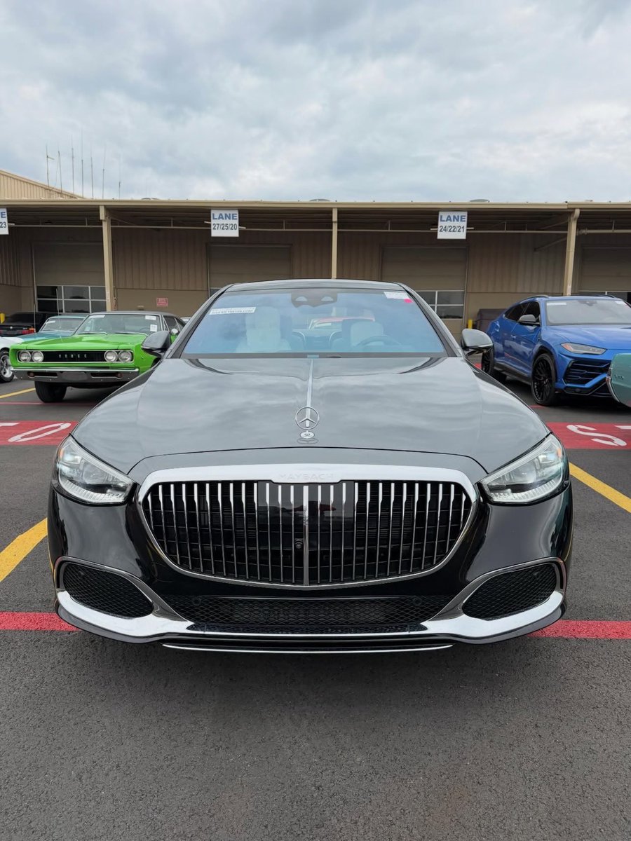 proxy63s's tweet photo. 2023 Maybach s680 https://t.co/e4YLu5YbPb