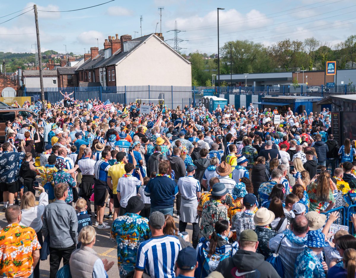 swfc's tweet photo. The atmosphere is building nicely in S6 😍 https://t.co/nZoY6hcYOs