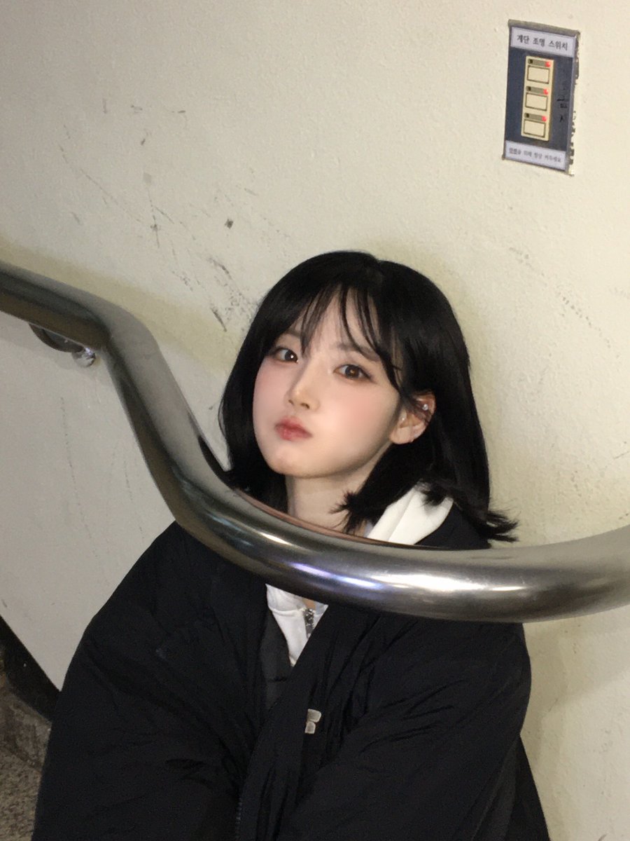피어싱 잘 보이는 사진 좋은 듯