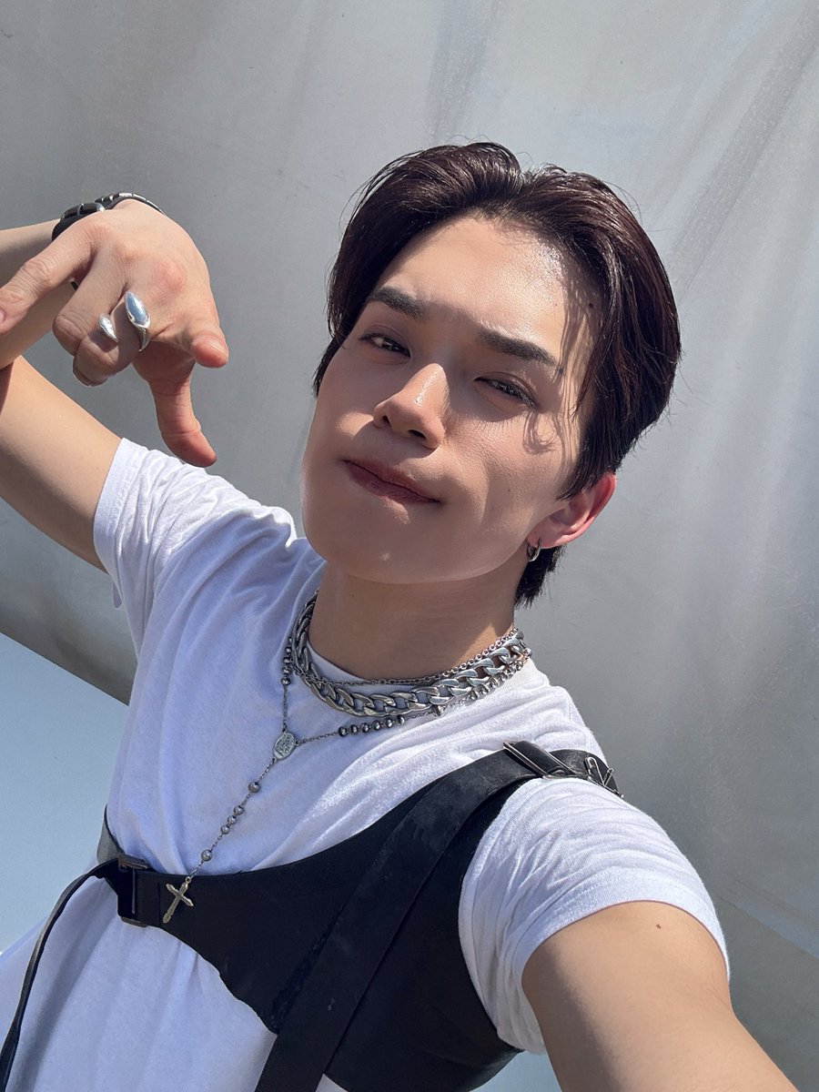 HAZUKI_CCC_V's tweet photo. EARLY SUMMER FESTA 2026
で皆さんの熱量もバイブスして
一足先に夏感じてこれました🌻 https://t.co/PxVRwggjdg