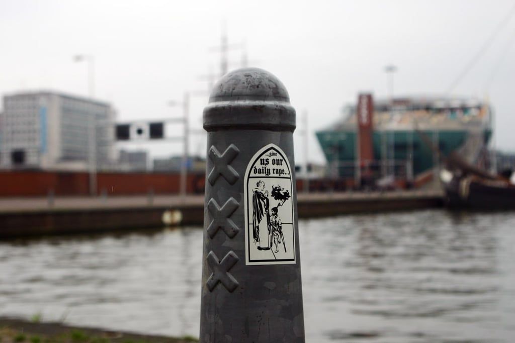 StickeringCom's tweet image. 📍 Amsterdam, Nederland

"Give us our daily rape"

Found on the streets. Archived forever.

🔗 stickering.com/stickers/give-…

#StreetArt #StickerArt #UrbanArt