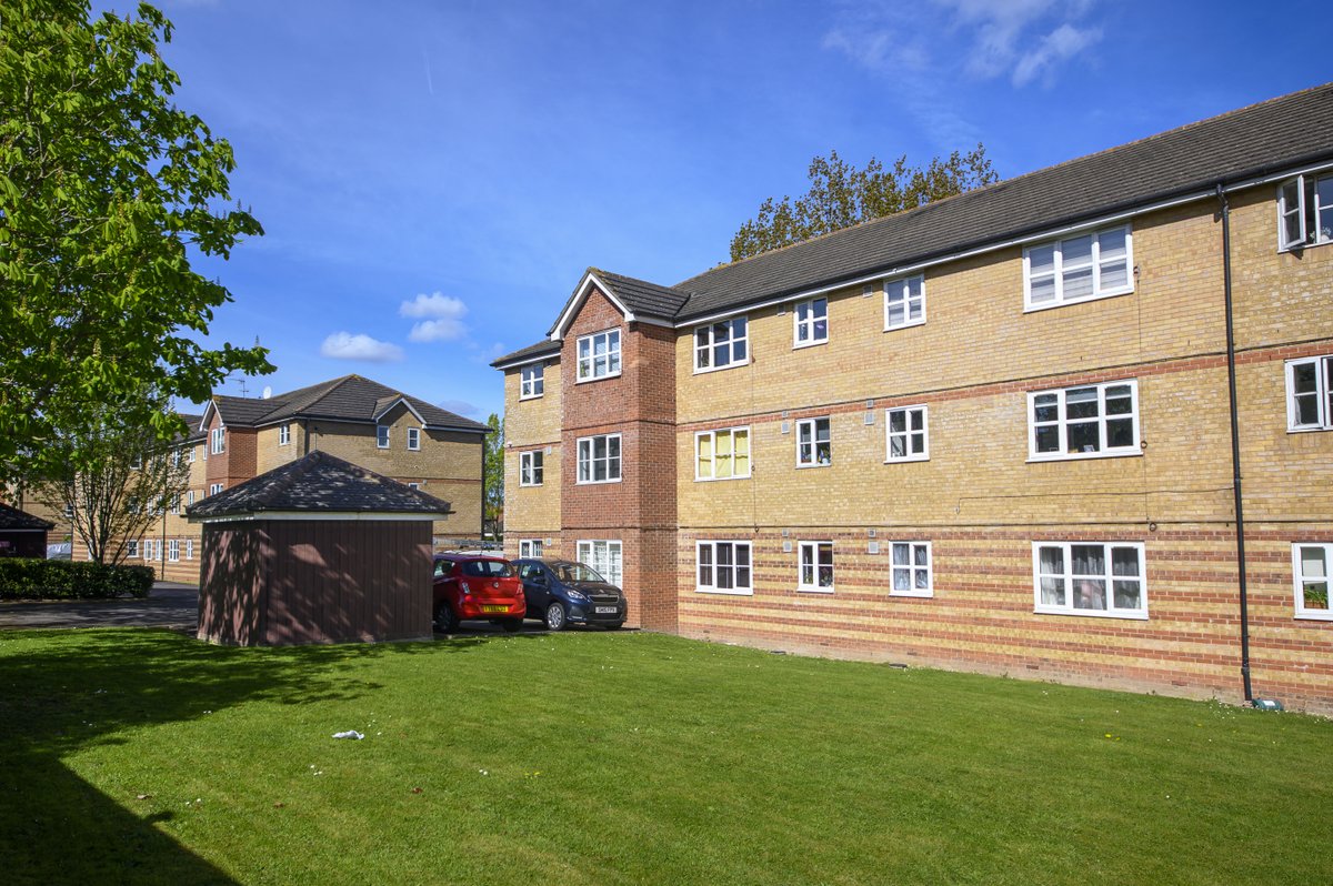 BennettandHall's tweet photo. 🏡 2 bed / 2 bath ground floor flat
🌿 Quiet spot off Long Lane
🚇 Near East Finchley Tube

💷 £375k leasehold
📞 020 8346 2208
🔗 https://t.co/SjaMLCSz9d

#EastFinchley #LondonProperty #FlatForSale #UKHomes https://t.co/Y7VIBNOFd6