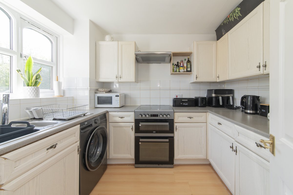BennettandHall's tweet photo. 🏡 2 bed / 2 bath ground floor flat
🌿 Quiet spot off Long Lane
🚇 Near East Finchley Tube

💷 £375k leasehold
📞 020 8346 2208
🔗 https://t.co/SjaMLCSz9d

#EastFinchley #LondonProperty #FlatForSale #UKHomes https://t.co/Y7VIBNOFd6
