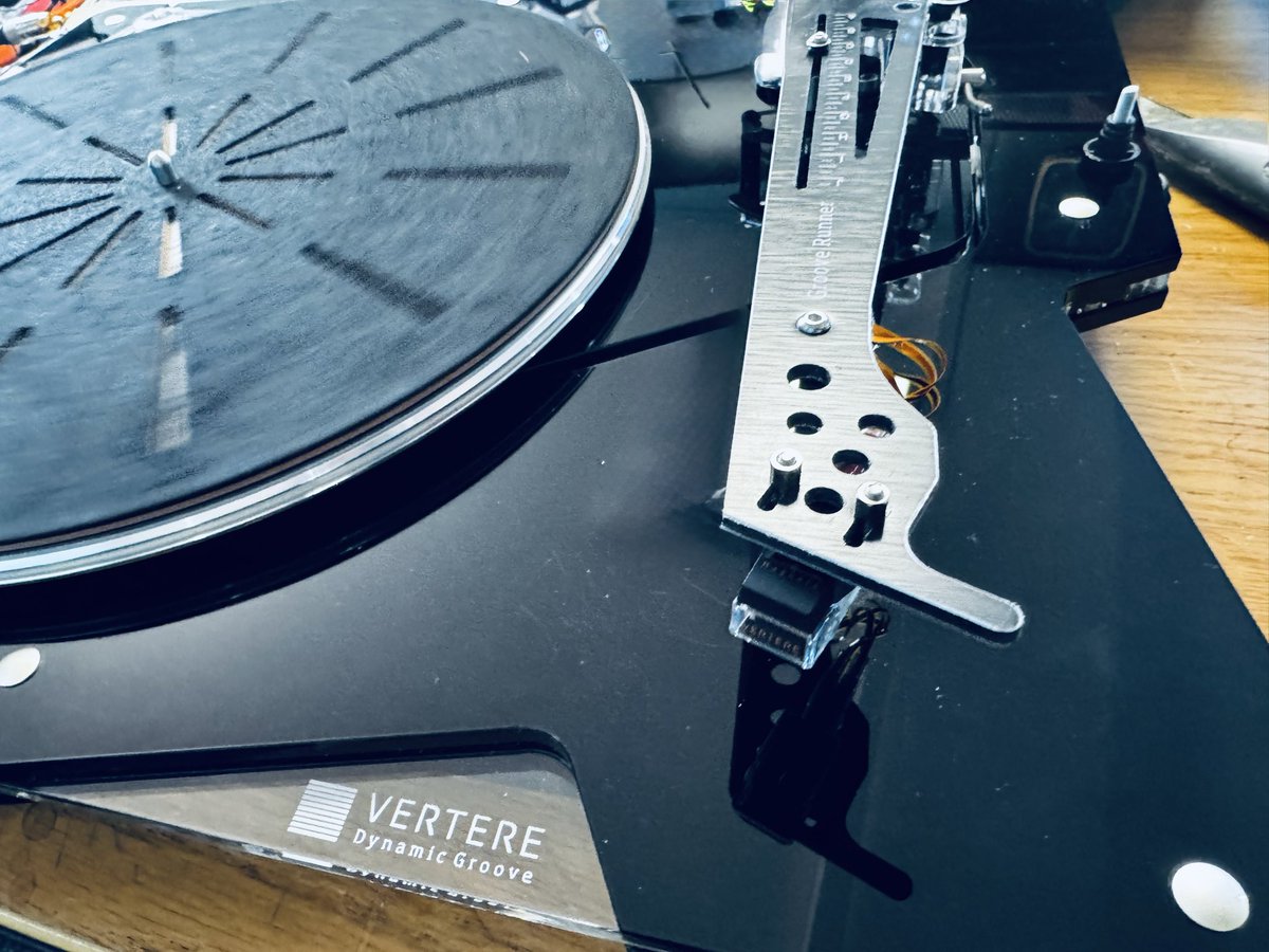 Midlandaudiox's tweet photo. A great opportunity for a vinyl lover @vertere_acoustics #DG1mk2 including extra upgrades technomat and isopods and a magneto mm cartridge in original packaging with all accessories £1799 @midlandaudiox #belbroughton #worcestershire https://t.co/bVSMJO0xC4