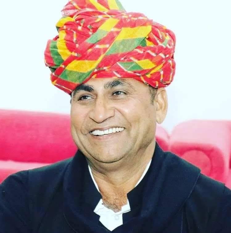 AshokChandnaINC's tweet photo. पूर्व कैबिनेट मंत्री, भीलवाड़ा ग्रामीण जिला कांग्रेस कमेटी के अध्यक्ष श्री रामलाल जाट जी को जन्मदिन के अवसर पर हार्दिक बधाई एवं शुभकामनाएँ।  
ईश्वर से आपके उत्तम स्वास्थ्य, खुशहाल जीवन एवं दीर्घायु की कामना करता हूँ। @RamlaljatINC https://t.co/ey4Rf86KCJ