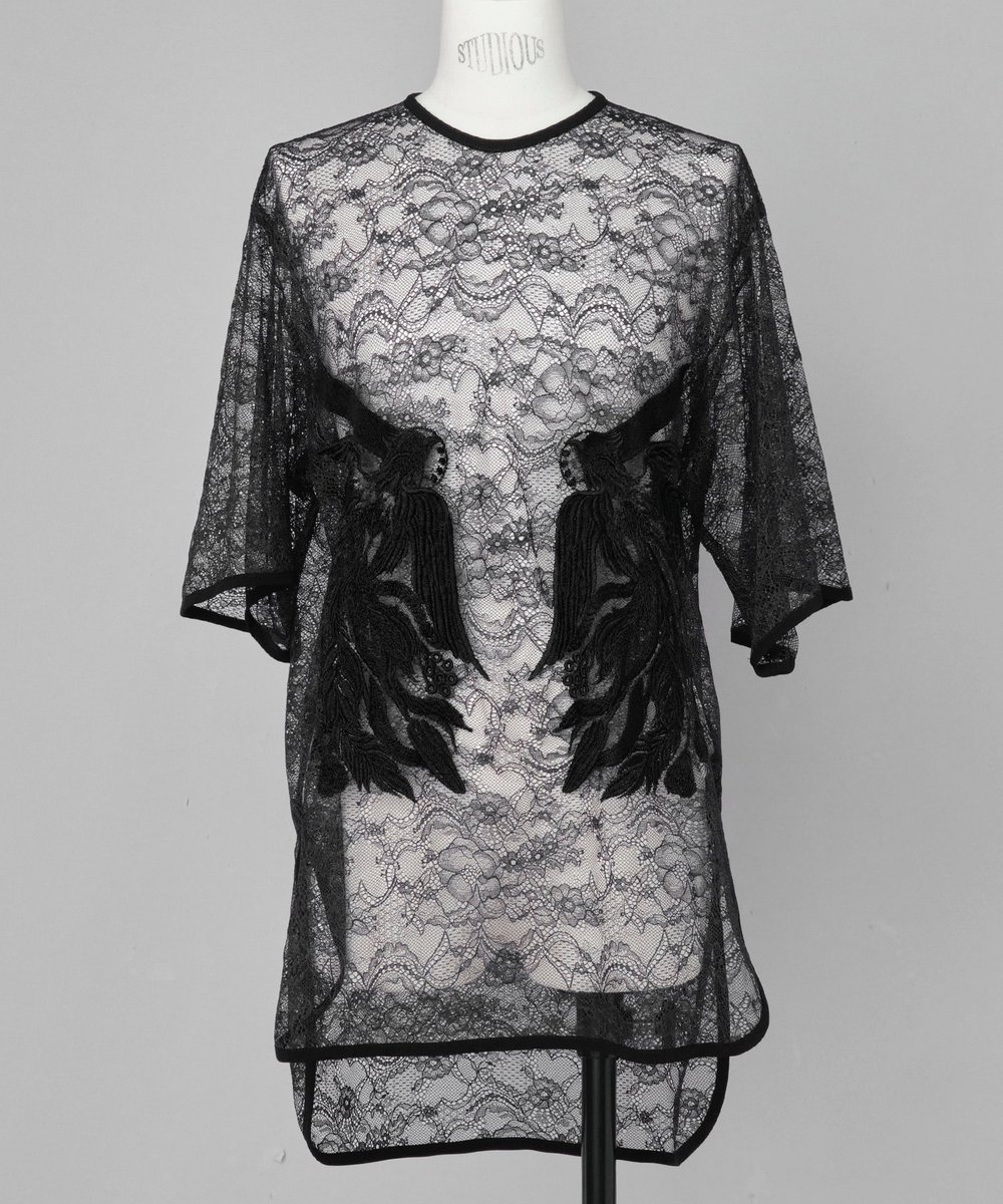 STUDIOUS_JP's tweet image. MameKurogouchi 

レースにのっかるベロアが上品🪶✨
Raschel Lace Embroidered Top

studious.co.jp/shop/g/g126302…

#マメ
#マメクロゴウチ 
#mame
#mamekurogouchi