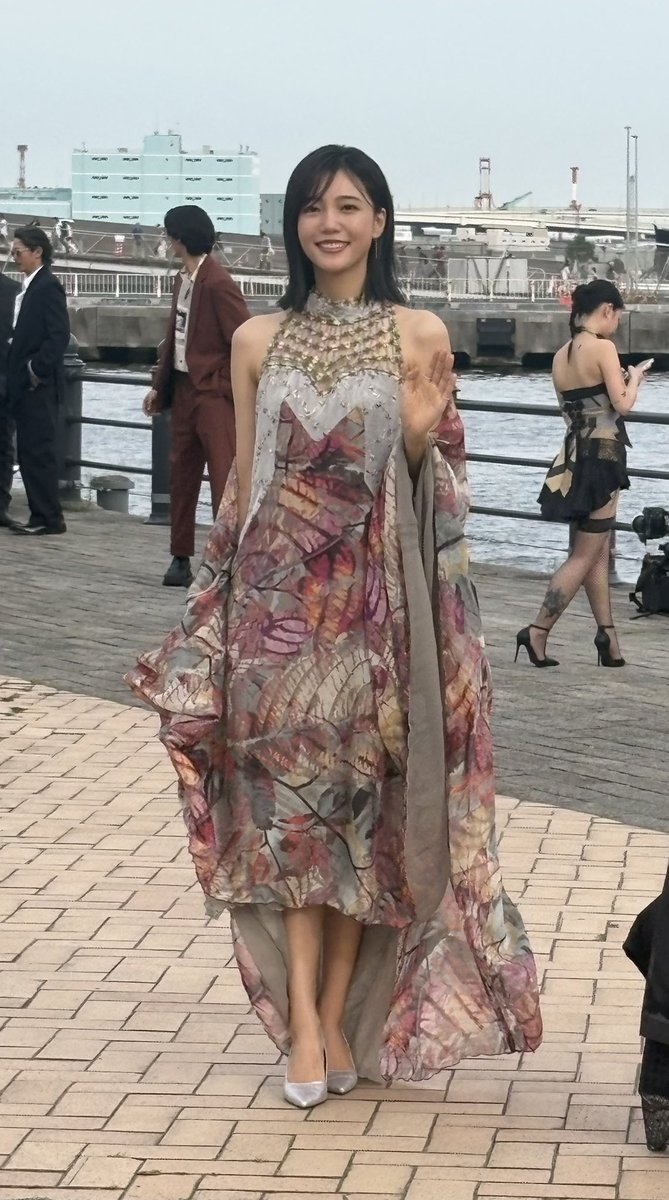 SyDanq45162's tweet photo. #横浜国際映画祭　#横浜国際映画祭2026
  元ニコラモデルの中川可菜C気さくでお綺麗でした。色々話せてよかったです。映画ゴリラホールヒットしますように🙏　#中川可菜 https://t.co/KoLv1ebCnR