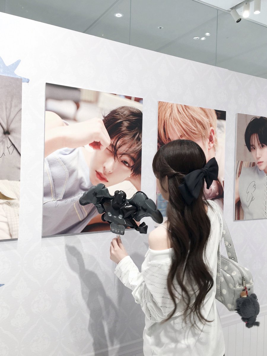 위시 오드 투 럽 팝업 너무 예뻤다 . . 🪽🩵

팝업 한 달 해주세요 .... 너무 짧아요