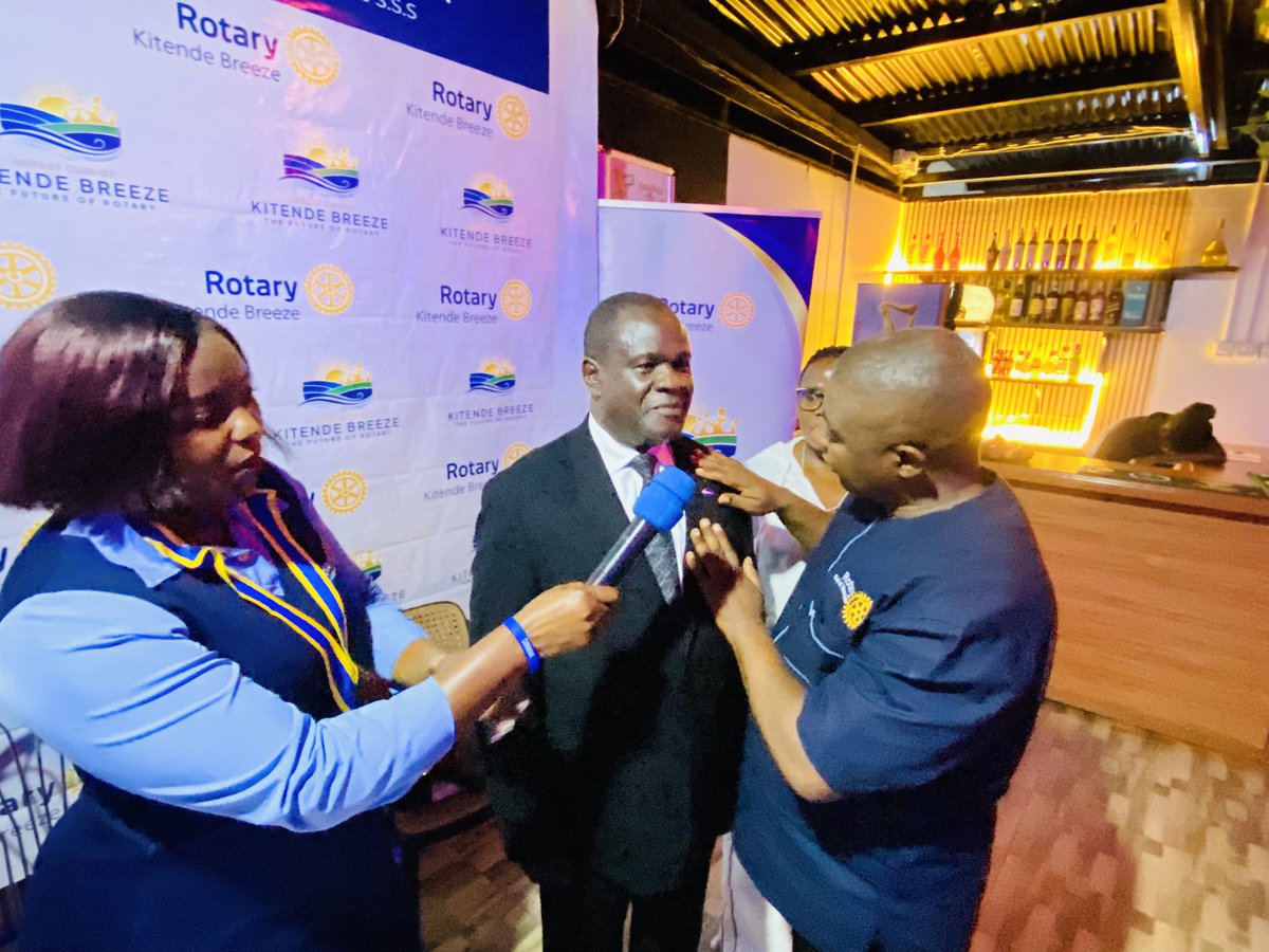 RcKitendebreeze's tweet image. Big moves and even bigger impact
We’re honored to welcome our newest honorary member MD Patrick Ocailap to the Rotary Club of Kitende Breeze—a distinguished leader and current Deputy Secretary at the Ministry of Finance &amp;amp; Economic Planning.
#majordonor
#UniteForGood
#RotaryD9214
