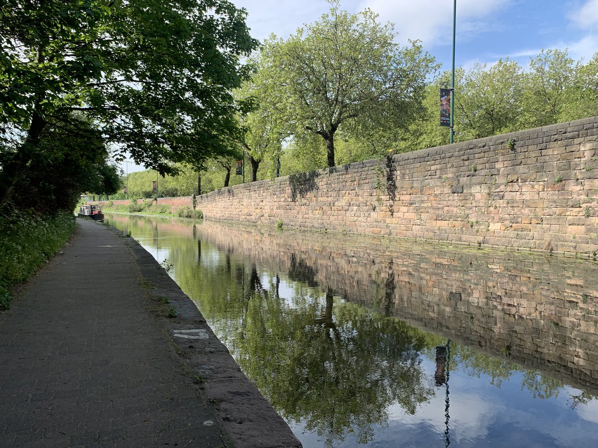 tompolkey's tweet image. A wonderful walk on a glorious morning day along the Nottingham Beeston Canal #canals #nottingham #walking #reflection #photography