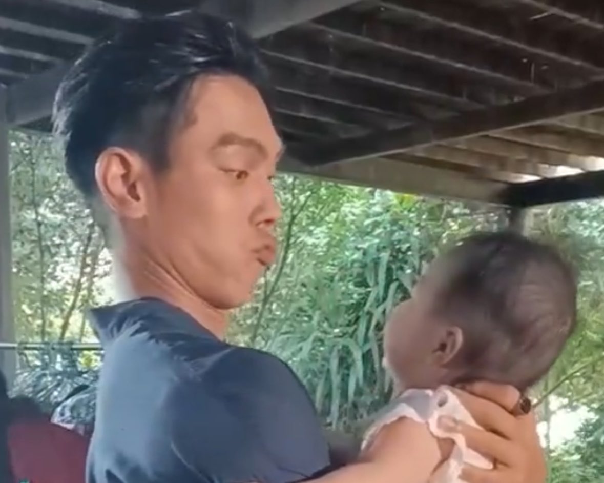 Night tweet media