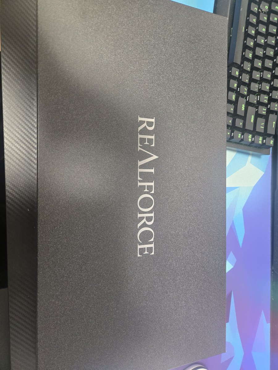 hr7712abc's tweet photo. Realforce！！
これでやっとしゃがめる😭 https://t.co/xtRDfJ1LXj