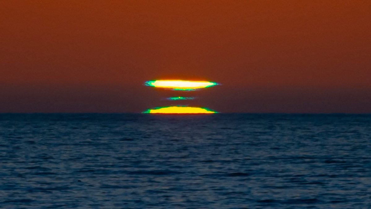 Black Hole tweet media