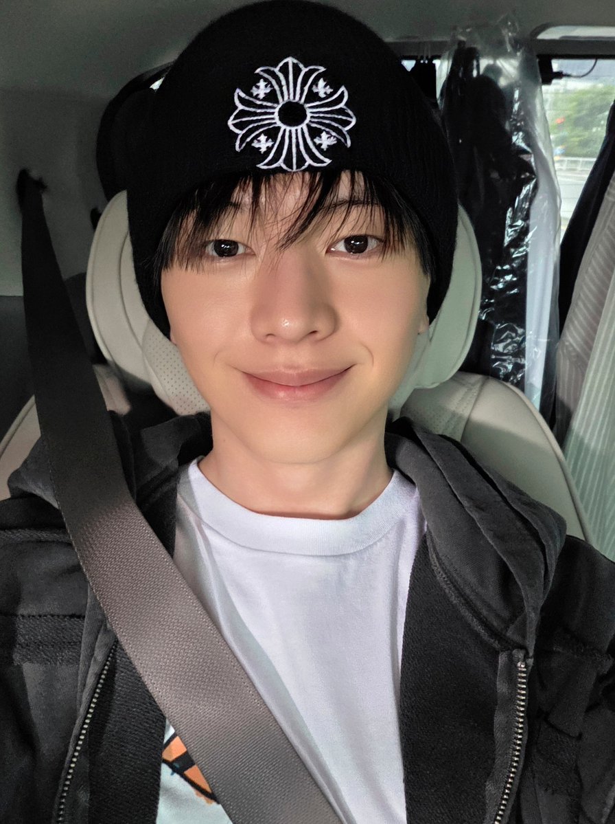 육성재(YOOK SUNGJAE) tweet media
