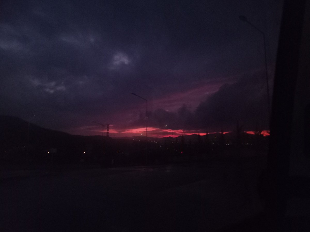 hayat yeterince kötü BUNU DA BASIMA IS ALAMAM TMMI