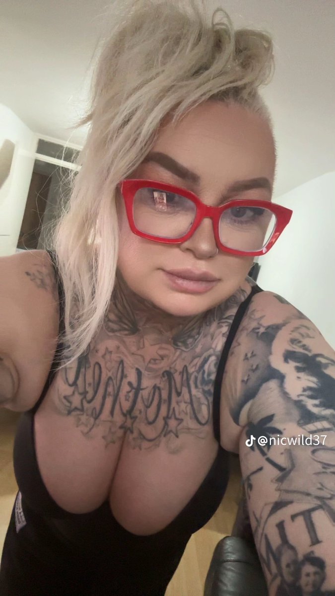 gent_gent4's tweet photo. Love a bit of Art work . Would ya believe this is my wife … She never wanted to divorce me .. she knows����👌 https://t.co/ISNnvgAxqo
