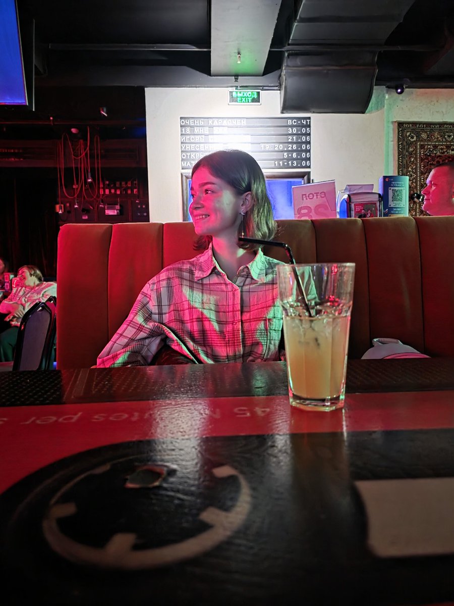 Mealinasy's tweet image. Кто-то уже ходил на Comedy women? Как вам?) 
#comedy #women #Russia #girls #furryartist