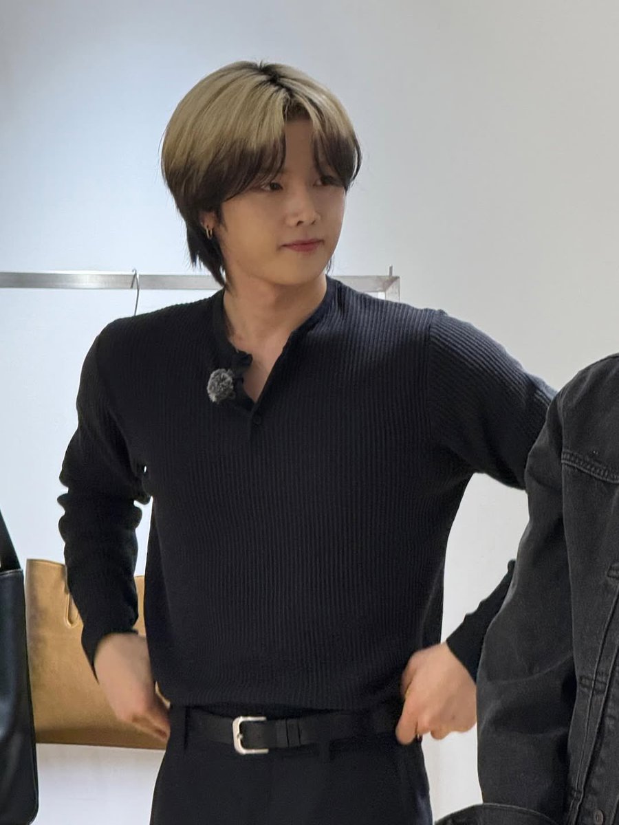 daily_jungsu's tweet photo. lucky_factory_official instagram update

#Jungsu #XdinaryHeroes https://t.co/F0tzNYPLjP