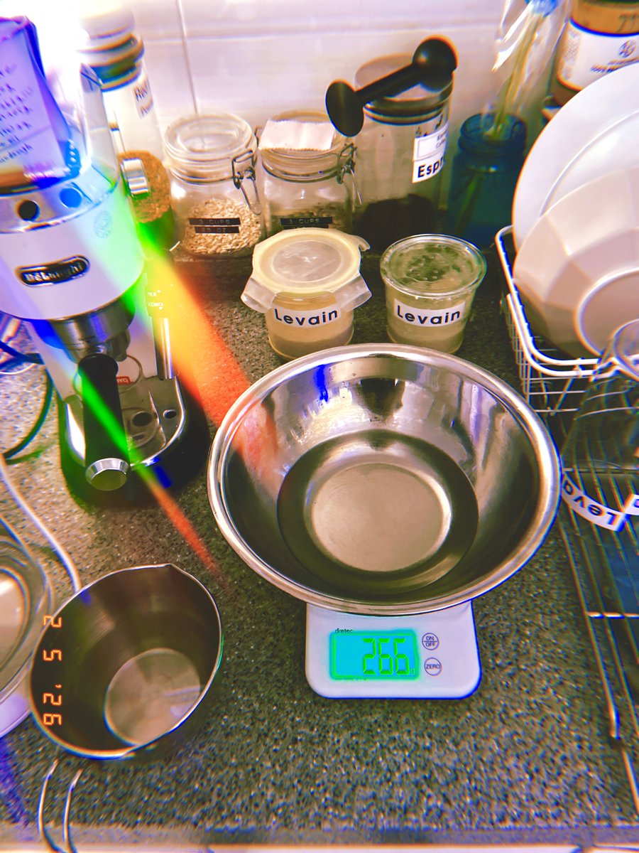 DrewVanilla_'s tweet photo. 🥖#발효시작
water 266g
Levain 103g
Bread flour 362g
salt (1t) 7g
olive oil 18g
=Sourdough 749g

#May2 #saturday #630pm
#ｓａｔｕｒｄａｙｖｉｂｅｓ https://t.co/ti5MeMkwjp