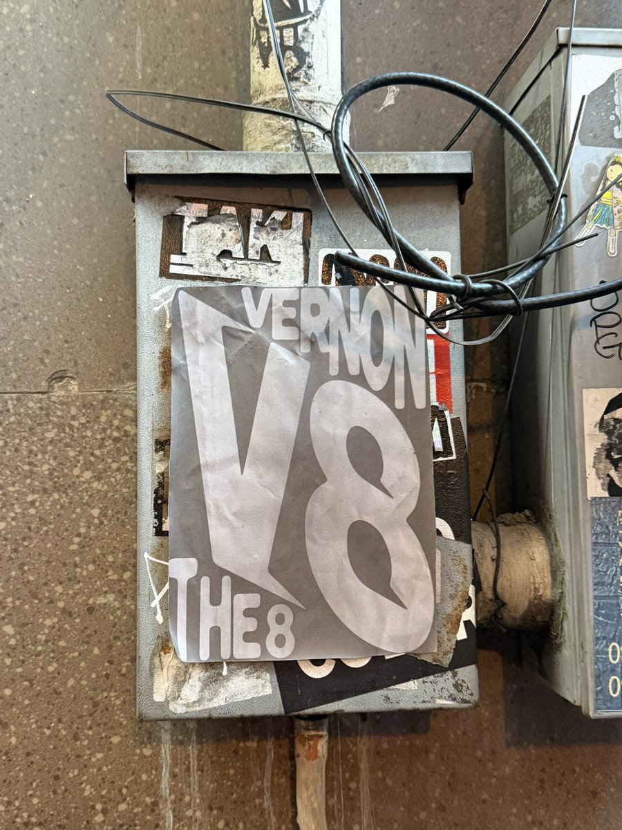 maybeitswill's tweet image. #V8HUNT #V8HUNTxMNL 

📍 Binondo, Manila, Philippines 🇵🇭 

@pledis_17 @vernonlineph_ @xuminghaoph 

#V8 #VERNON #THE8