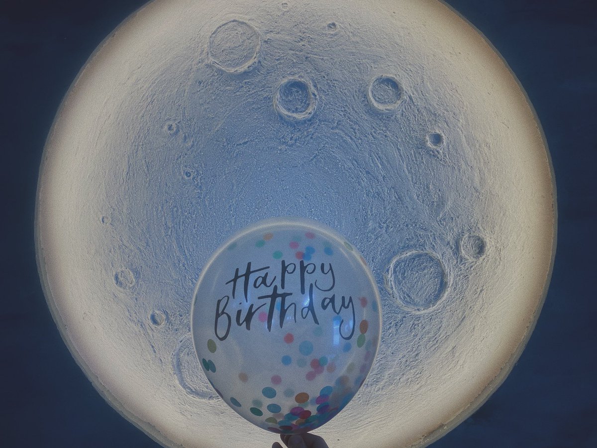 saoapl's tweet photo. 2026.05.02
今年も誕生日を迎えることができました。

応援してくださっているみなさま
お世話になっているみなさま
いつもありがとうございます。

これからも歌い続けます🌕

(地震のあった地域の方は
引き続きお気をつけくださいね…！) https://t.co/ZWzdjQjt1z