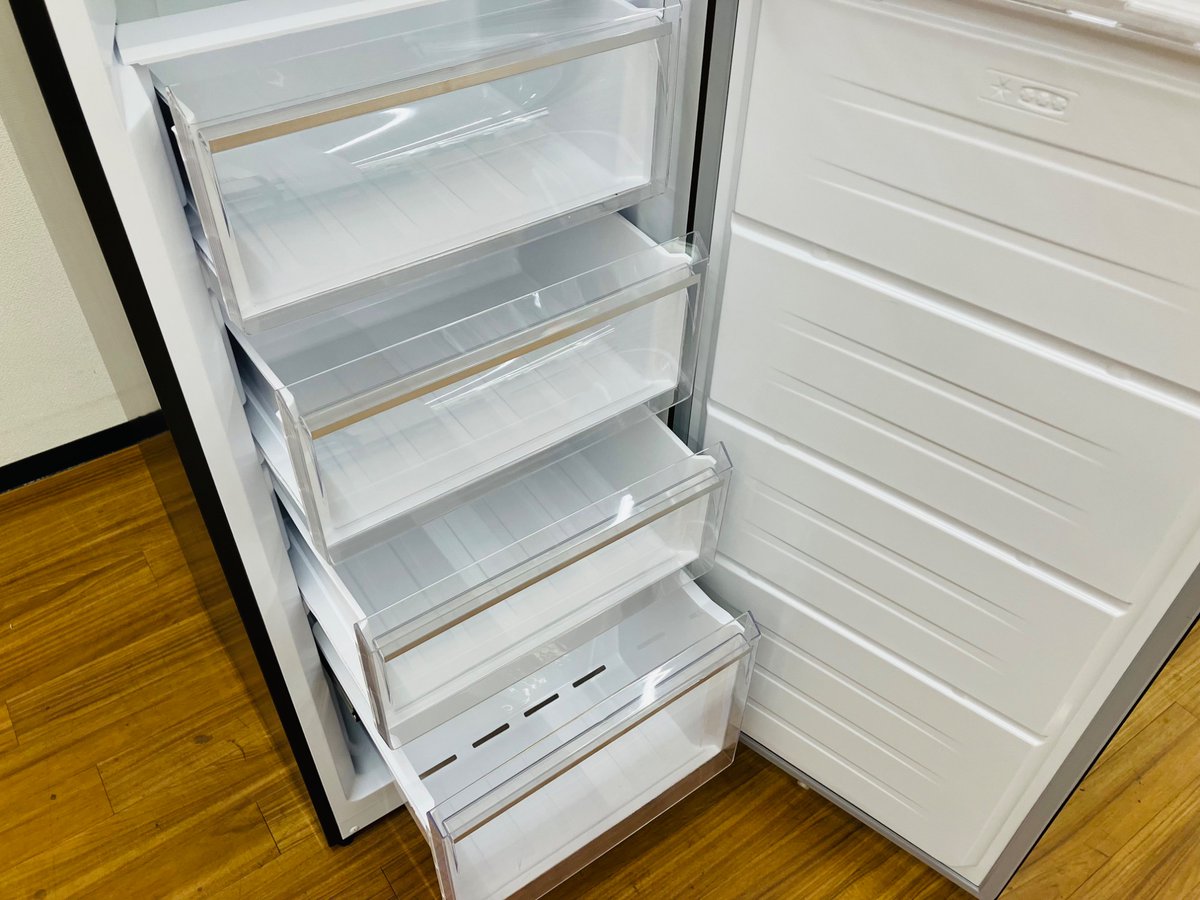 trefac_market's tweet photo. 【大容量冷凍庫】アイリスオーヤマから22年製の１ドア冷凍庫(IUSN-27A)買取入荷いたしました！【スマホで購入】
https://t.co/qPGyOoYpdp

#キッチン家電 #冷凍庫 #1ドア冷凍庫 #IRIS #OHYAMA #トレファクマーケット久喜店 https://t.co/nsbiXWslwo
