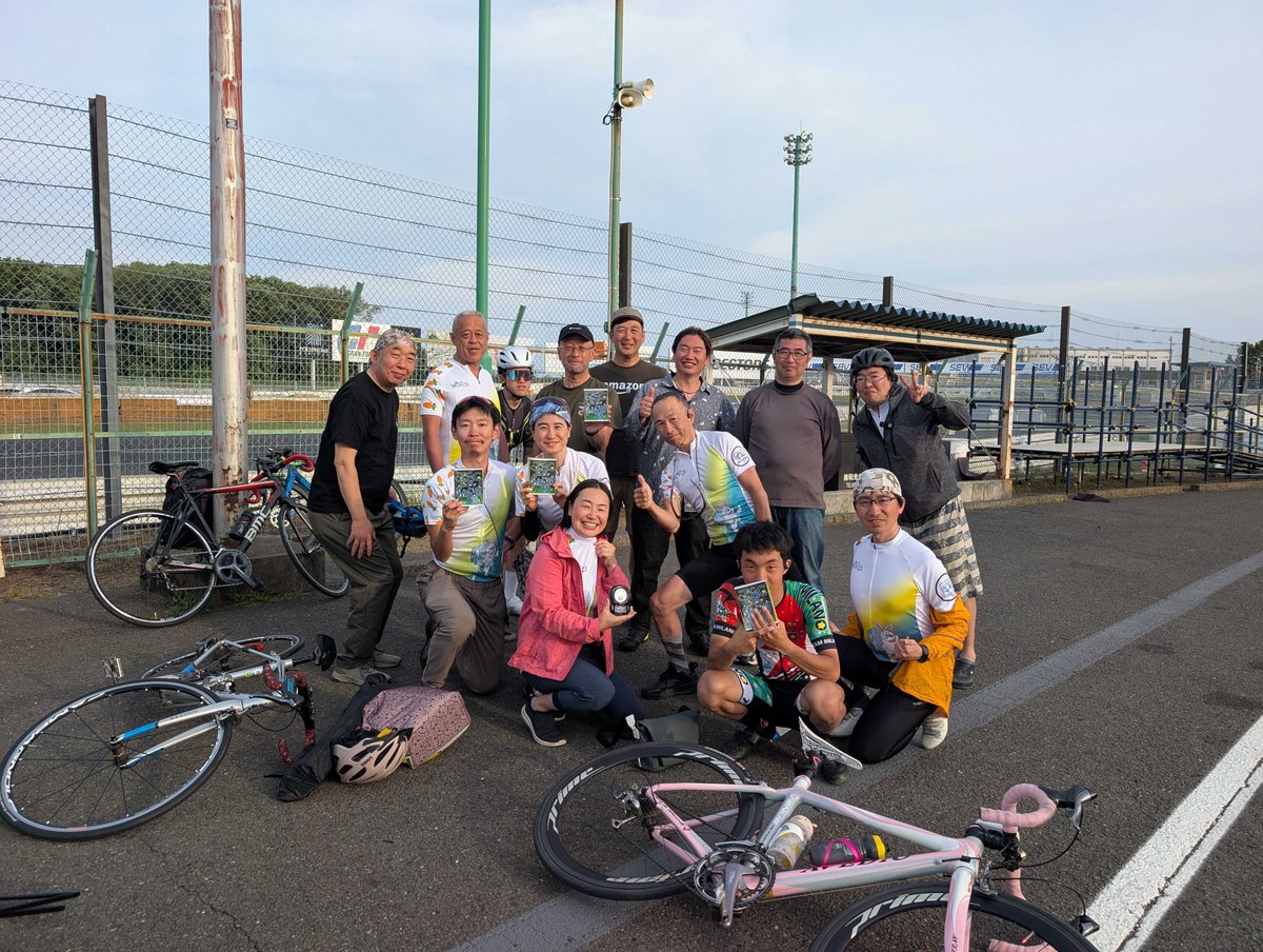 nod_ize's tweet photo. ご無沙汰しています！

本日、筑波8耐に3チームで参戦してきました🚴‍♂️

なんと内1チームが「サークル賞」を受賞し、盾を頂きました！🏆

今までの場所は一旦終止符を打ちましたが、こうして今も仲間と集まれることが何よりの喜びです。形は変わっても、この繋がりを大切にしていければと思います。 https://t.co/cj9pNMpzqn