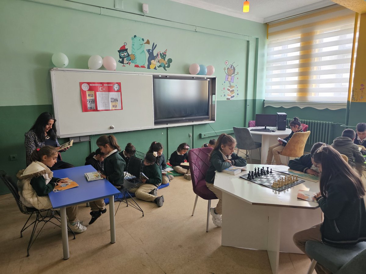 KovanGonul's tweet photo. Hakkarili miniklerle kütüphanede...
Hakkari/Yüksekova -Adaklı Köyü-
Borsa İstanbul Şehit Er Lezgin Han İlkOrtaokulu 

@tcmeb @il_mem_45 @sehzadelermem @manisasehitler https://t.co/IPm6U4l0nF