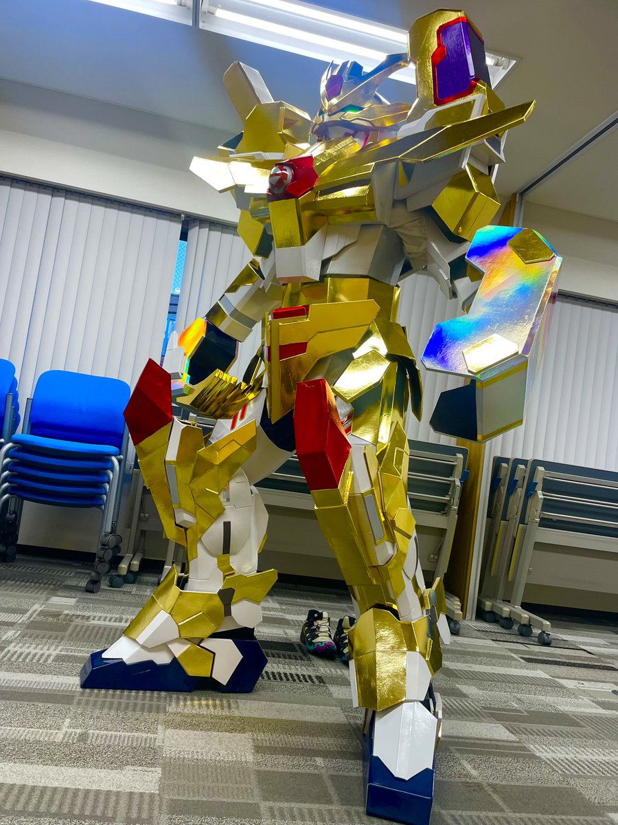 某企業様ご依頼のオリジナル建設機ロボを納品。