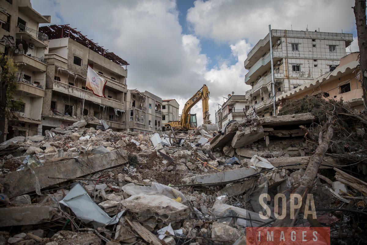 sopaimages's tweet image. Several views of the #destroyed #buildings by #Israeliairstrikes in #Jibchit, #Lebanon on Apr 20, 2026. After a 10-day #ceasefire declared on Apr 16, 2026, #displaced families began returning to #destruction from weeks of #fighting, #killed over 2,400 people. 📷 Sally Hayden