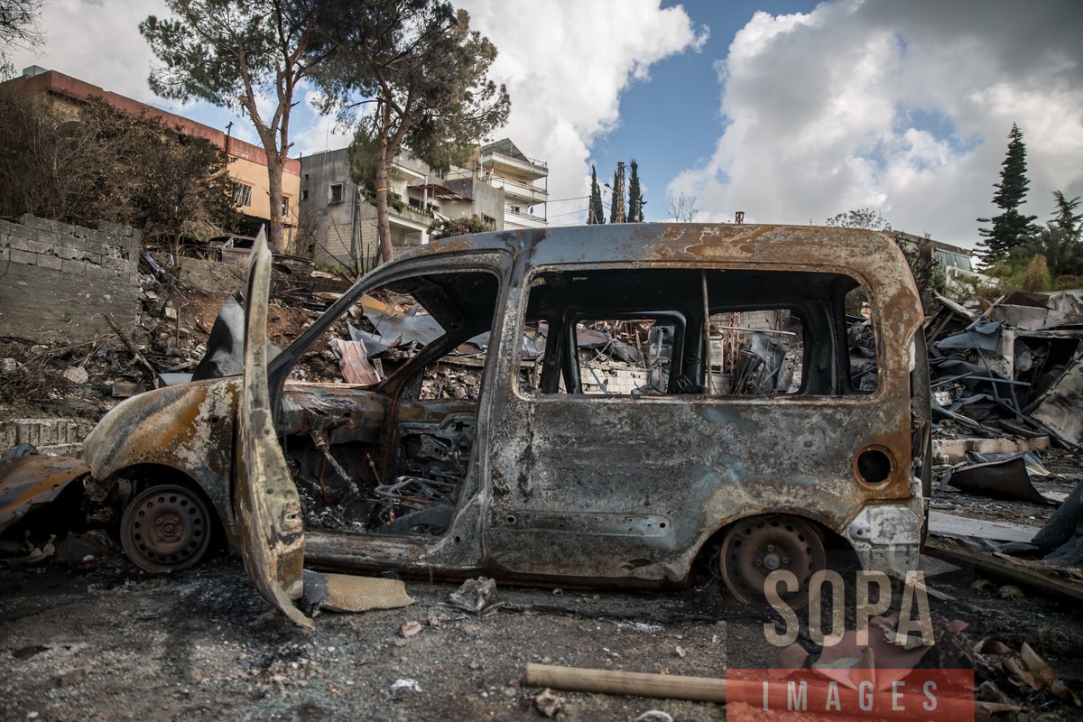 sopaimages's tweet image. Several views of the #destroyed #buildings by #Israeliairstrikes in #Jibchit, #Lebanon on Apr 20, 2026. After a 10-day #ceasefire declared on Apr 16, 2026, #displaced families began returning to #destruction from weeks of #fighting, #killed over 2,400 people. 📷 Sally Hayden