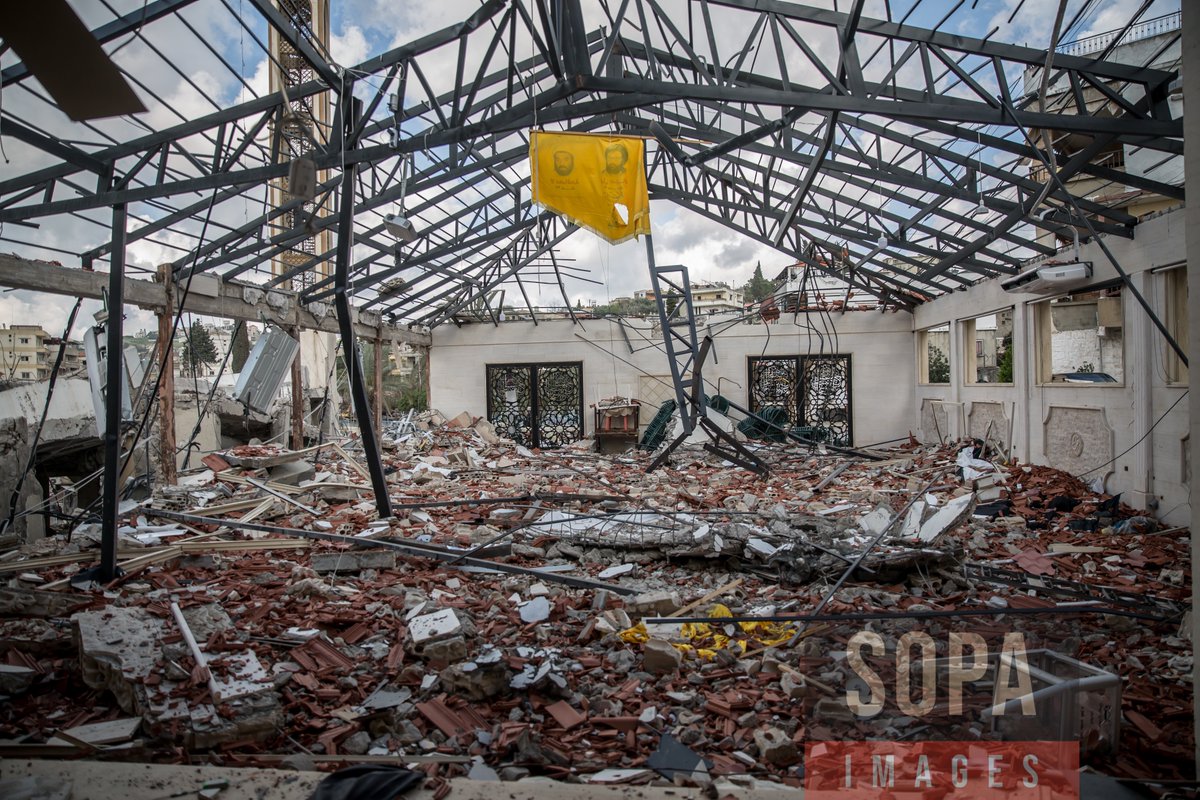 sopaimages's tweet image. Several views of the #destroyed #buildings by #Israeliairstrikes in #Jibchit, #Lebanon on Apr 20, 2026. After a 10-day #ceasefire declared on Apr 16, 2026, #displaced families began returning to #destruction from weeks of #fighting, #killed over 2,400 people. 📷 Sally Hayden