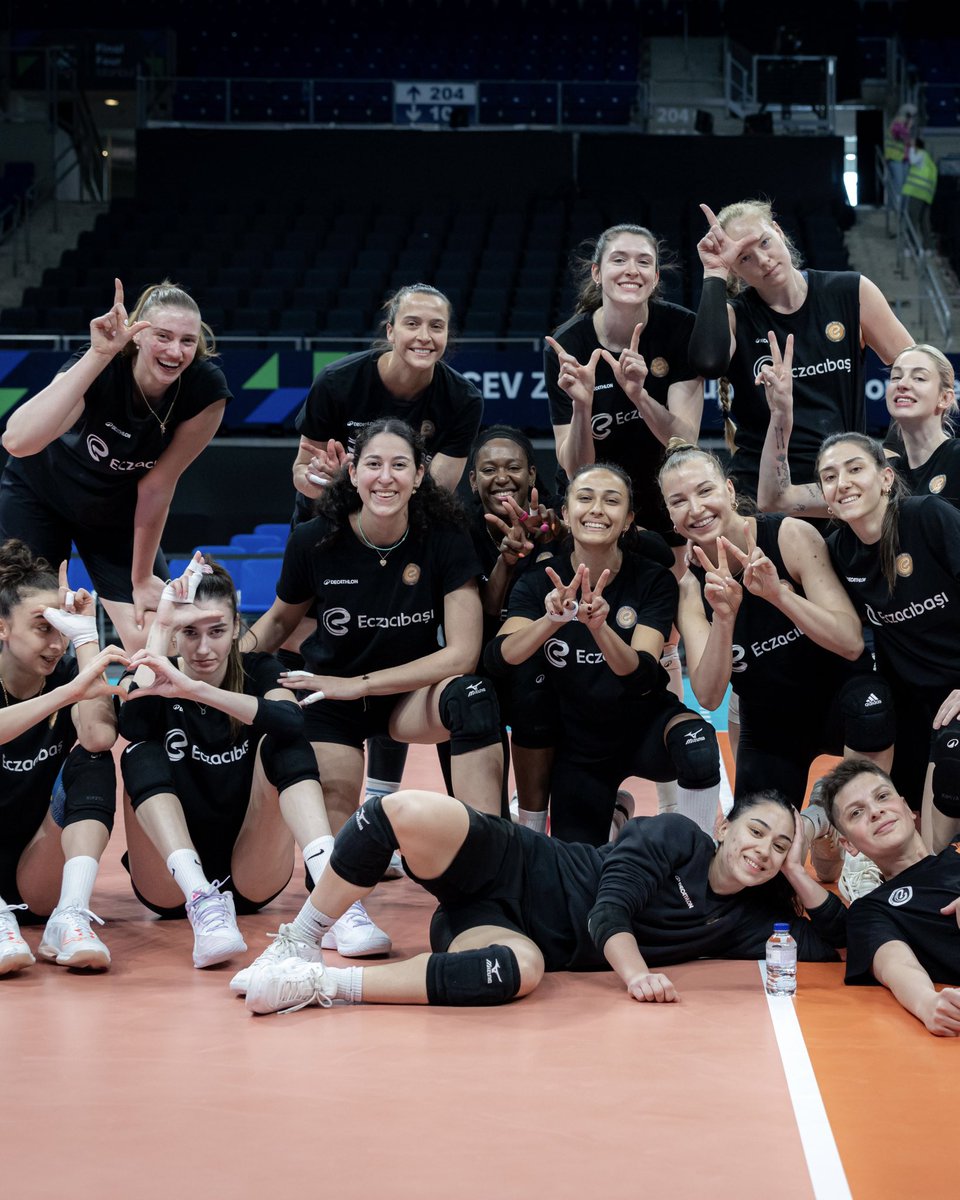 EczacibasiSK's tweet photo. Biz hazırııııız! 🙌🧡 https://t.co/pn0Ex5oJeM