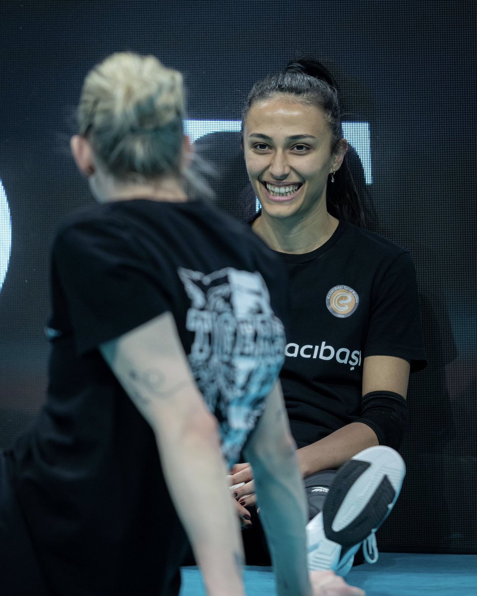 EczacibasiSK's tweet photo. Biz hazırııııız! 🙌🧡 https://t.co/pn0Ex5oJeM