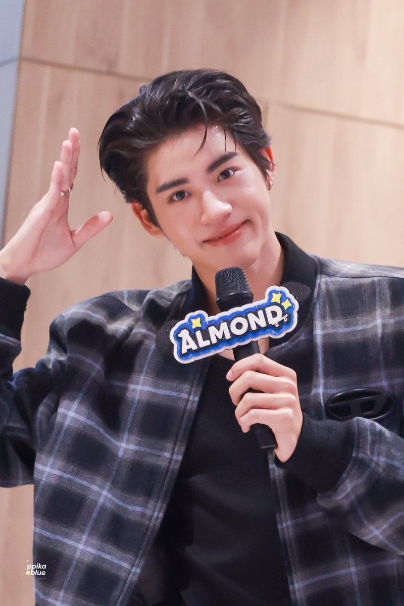 halemb_'s tweet photo. /

🐶🍊

ALMONDPROGRESS WOF PRESS TOUR
#Almondbabybigboy
#WhenOrangesFall https://t.co/qVWzGJ1Agw