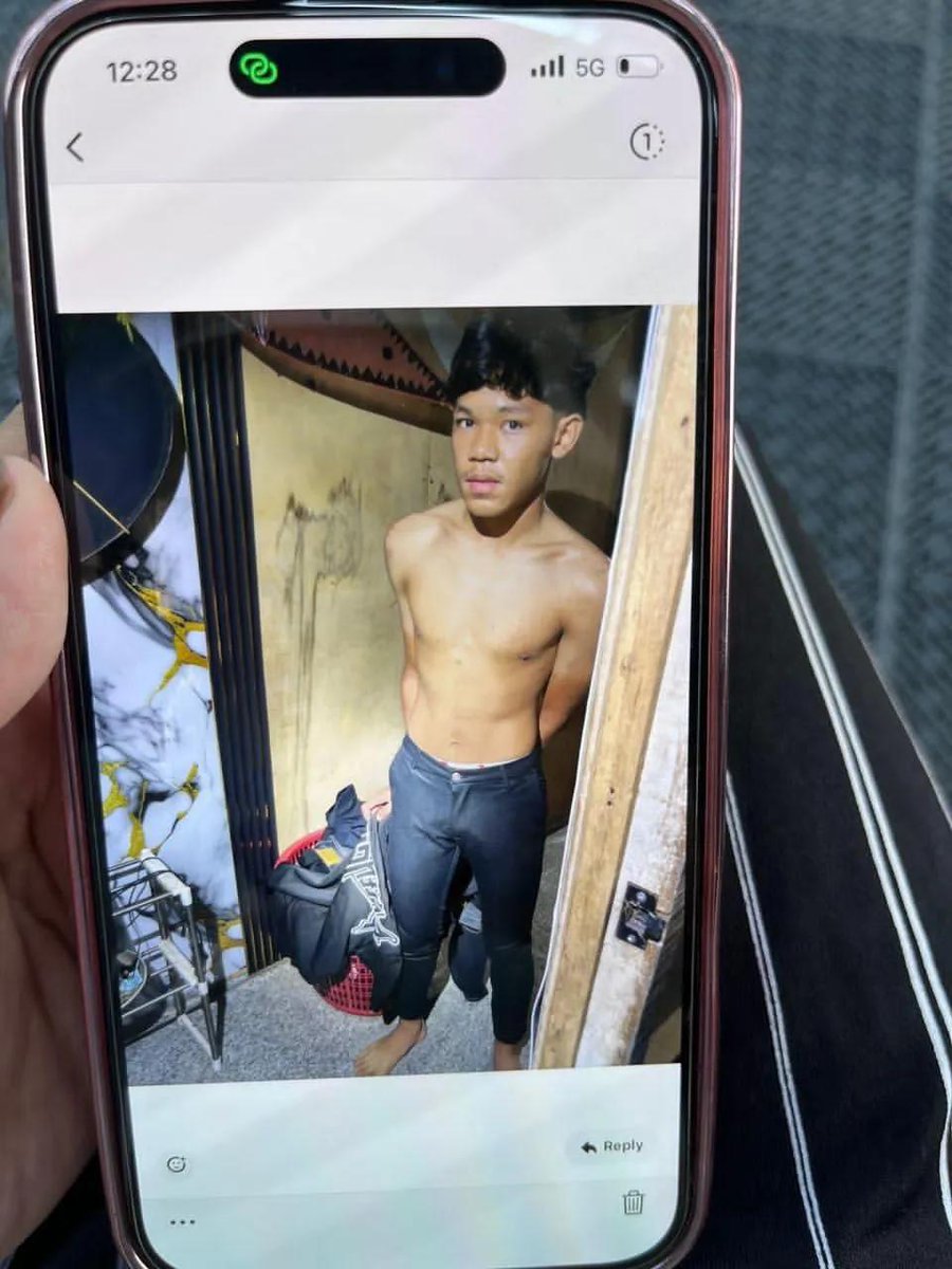 Tg_Aduka's tweet image. Mcm mana la ko dek boleh tikam orang 61 kali ya ampunn.. Cepat betul kerja polis. Busuk lg nama Kelate