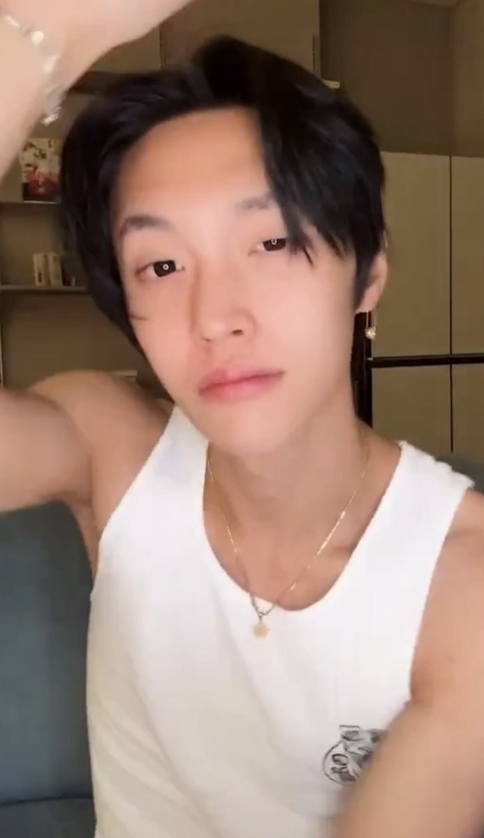 종 tweet media