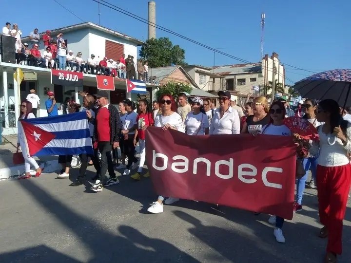 BandecColombia's tweet photo. Sucursal-6521 BANDEC Colombia, presente en desfile 1ro de Mayo, reafirmamos un NOOOO: a la GUERRA y un FIN al injusto BLOQUEO.
#BandecPresente https://t.co/6FTd9WZPt5
