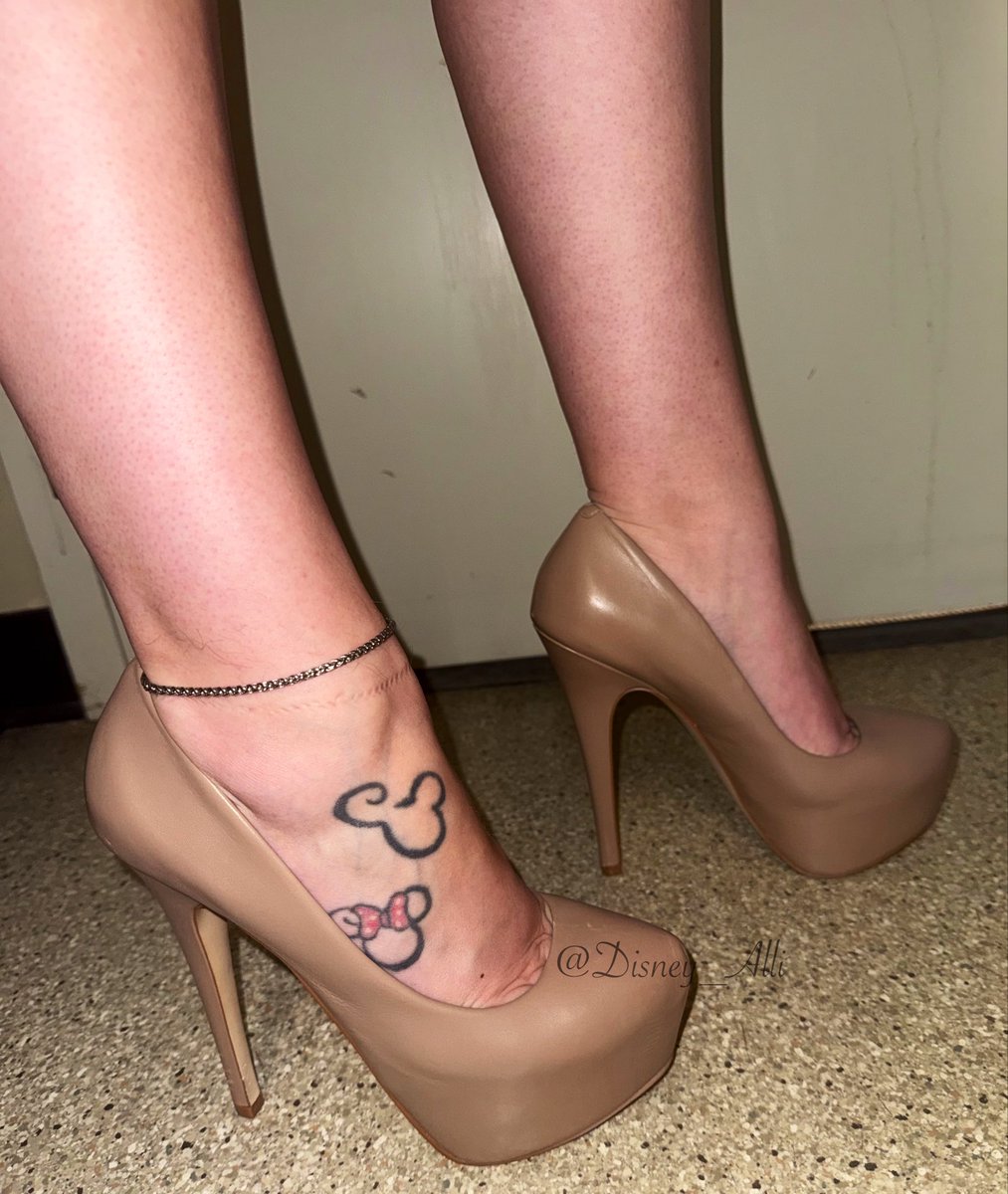 Disney_Alli's tweet image. It was tall nude platforms Friday #shoes #shoefie #shoesoftheday #sotd #outfitoftheday #ootd #highheeledshoes #pumps #highheellife #highheellover #highheeladdict #shoelover #shoefreak #shoeporn #shoewhore #shoeaddict #shoeaholic #shoeaddiction #heelsporn #heels #showoff