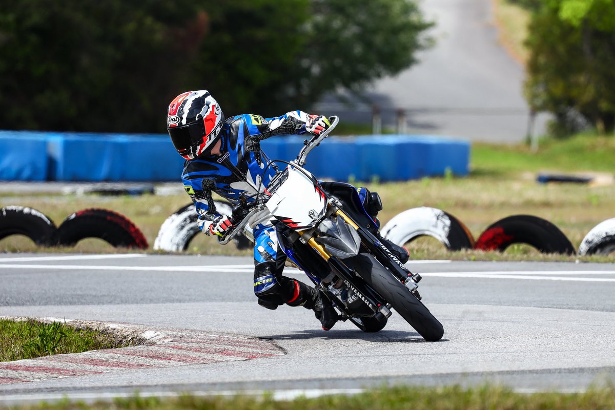 Yamaha0221's tweet photo. 25歳以下限定の走行会という変わった走行会があったので名阪AB走りたかったし行ってみた
イケイケな写真撮って貰えて嬉しい

📷:たかやすさん https://t.co/ZXx8P0WoTv