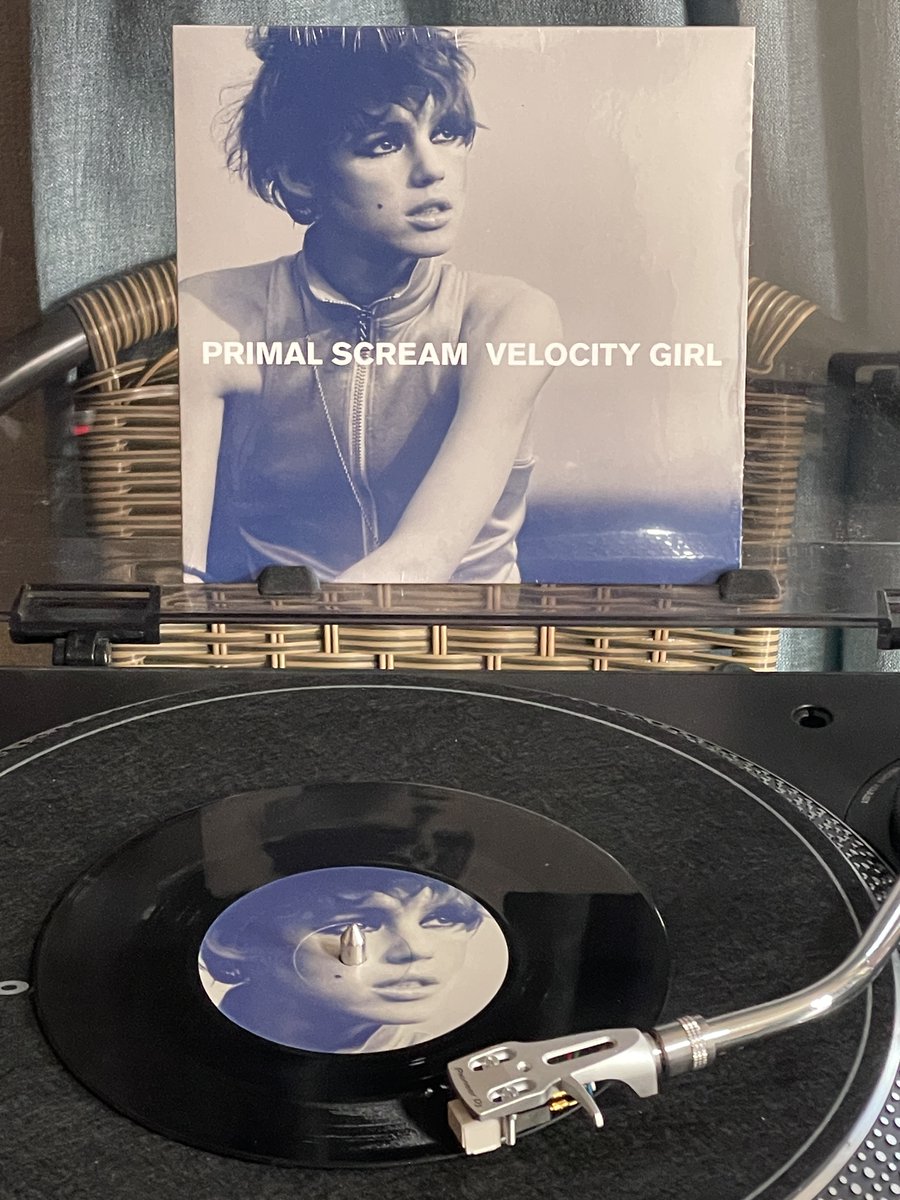 Primal Screamの｢Velocity Girl｣は元は｢Crystal Crescent｣のB面でした