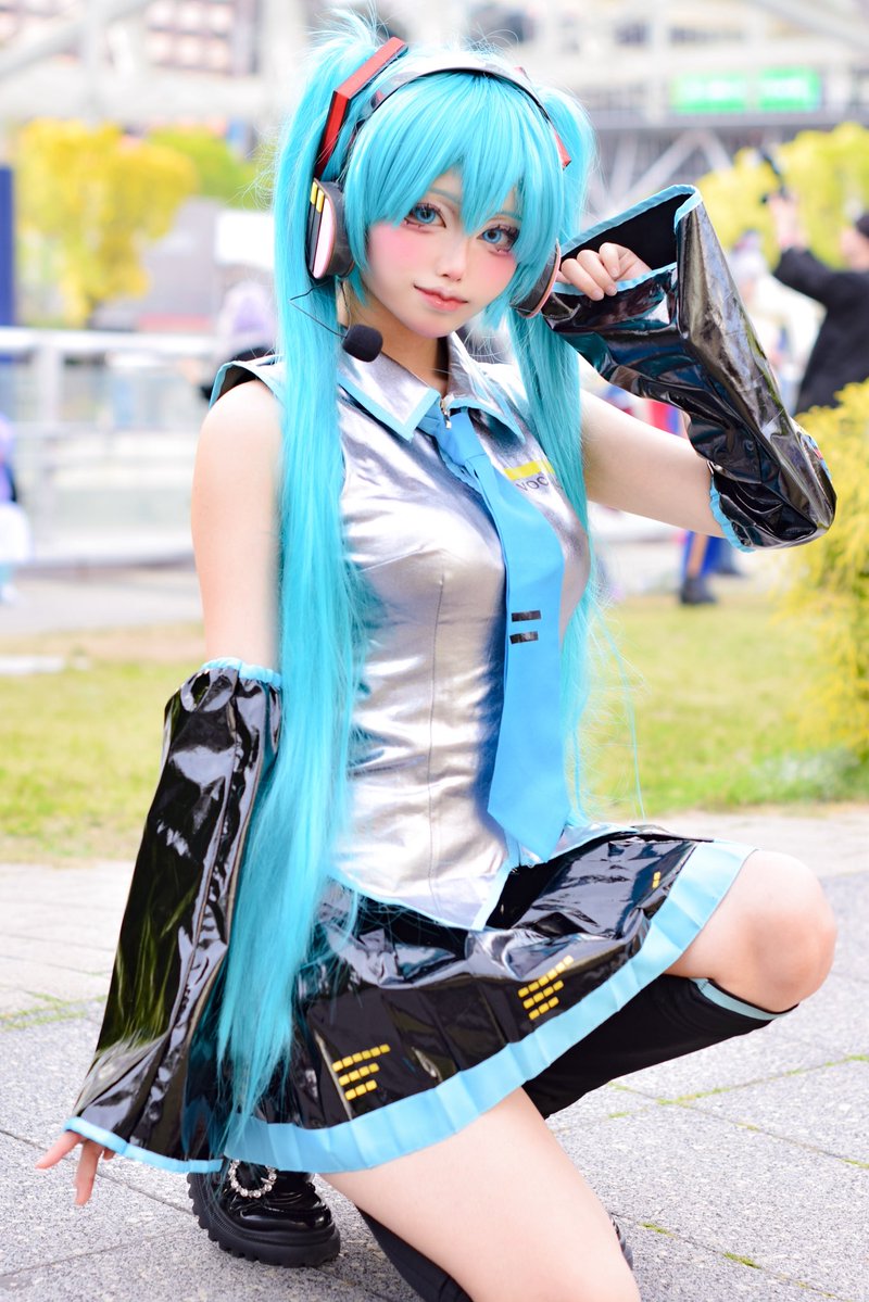 昼行灯 tweet media
