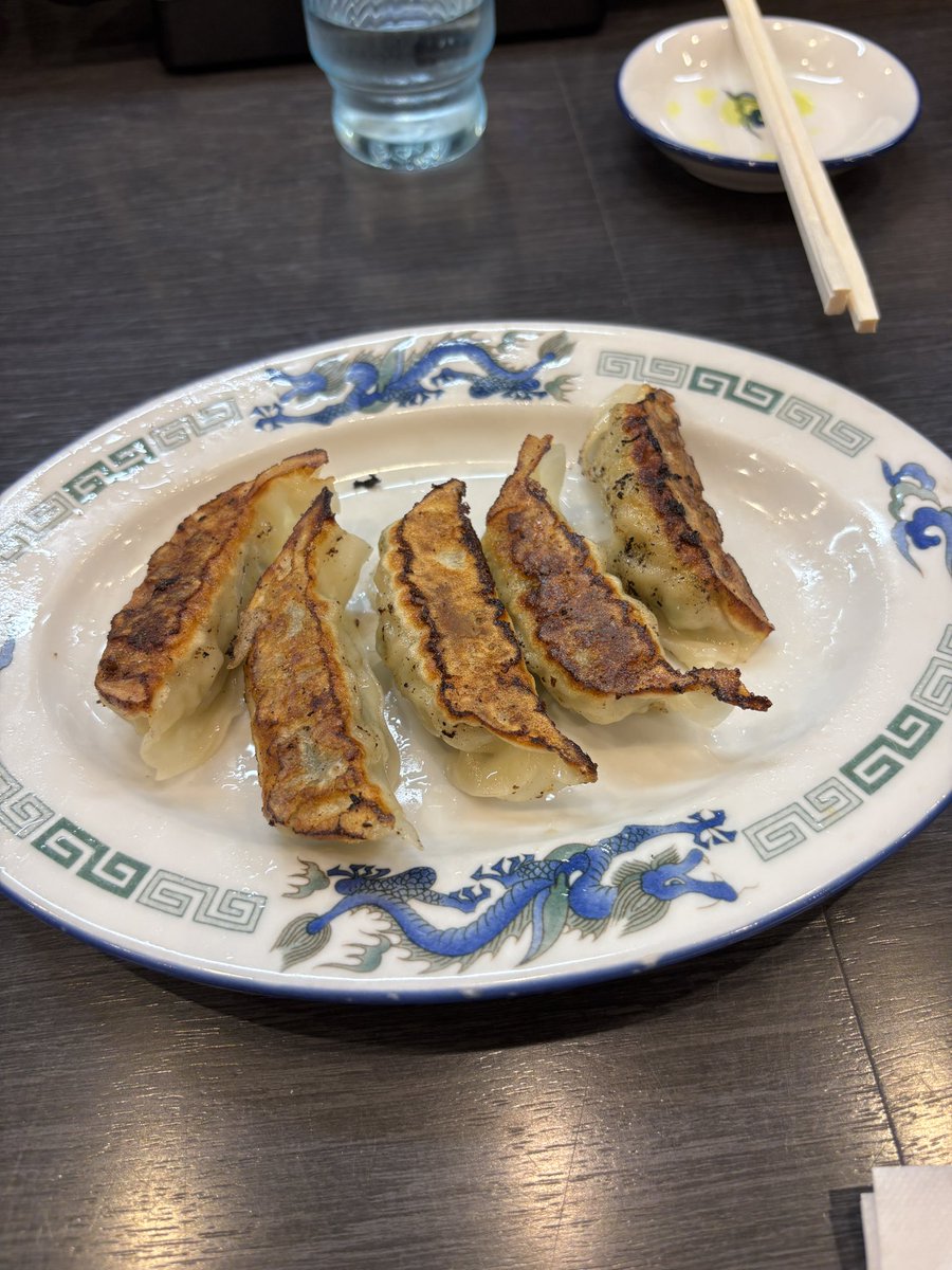 kwengso's tweet photo. 18杯目／365日
山梨県富士吉田市にある「らーめん食堂れんげ」へ
れんげラーメン880円
ミニかつ丼500円
れんげ餃子380円
ハイボール480円

地元の人でかなり混んでるだけあって美味しかったです🍜 https://t.co/xcQmU6L1Gq