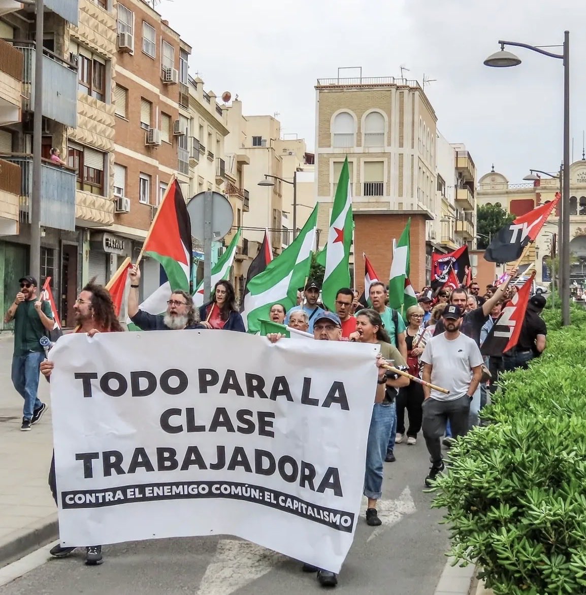CA_AIT_Alm's tweet photo. 1 de mayo Almería
🔴⚫️⚪️🟢

#laluchaestaenlacalle

@AIT_Espana @na_almeria @IWAAIT https://t.co/o8fio03M8x
