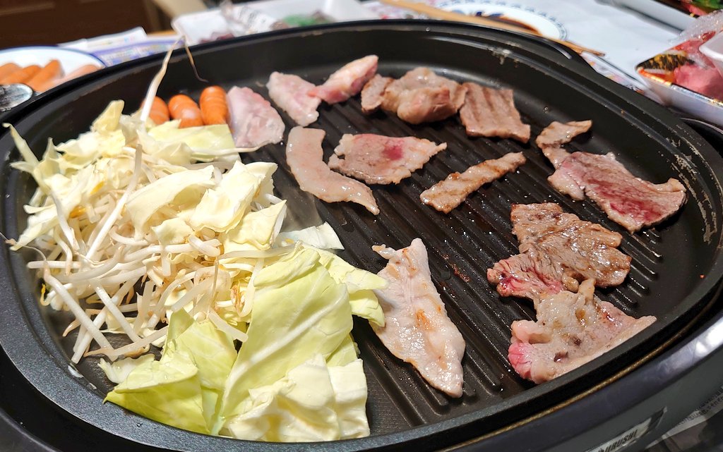 怜 tweet media