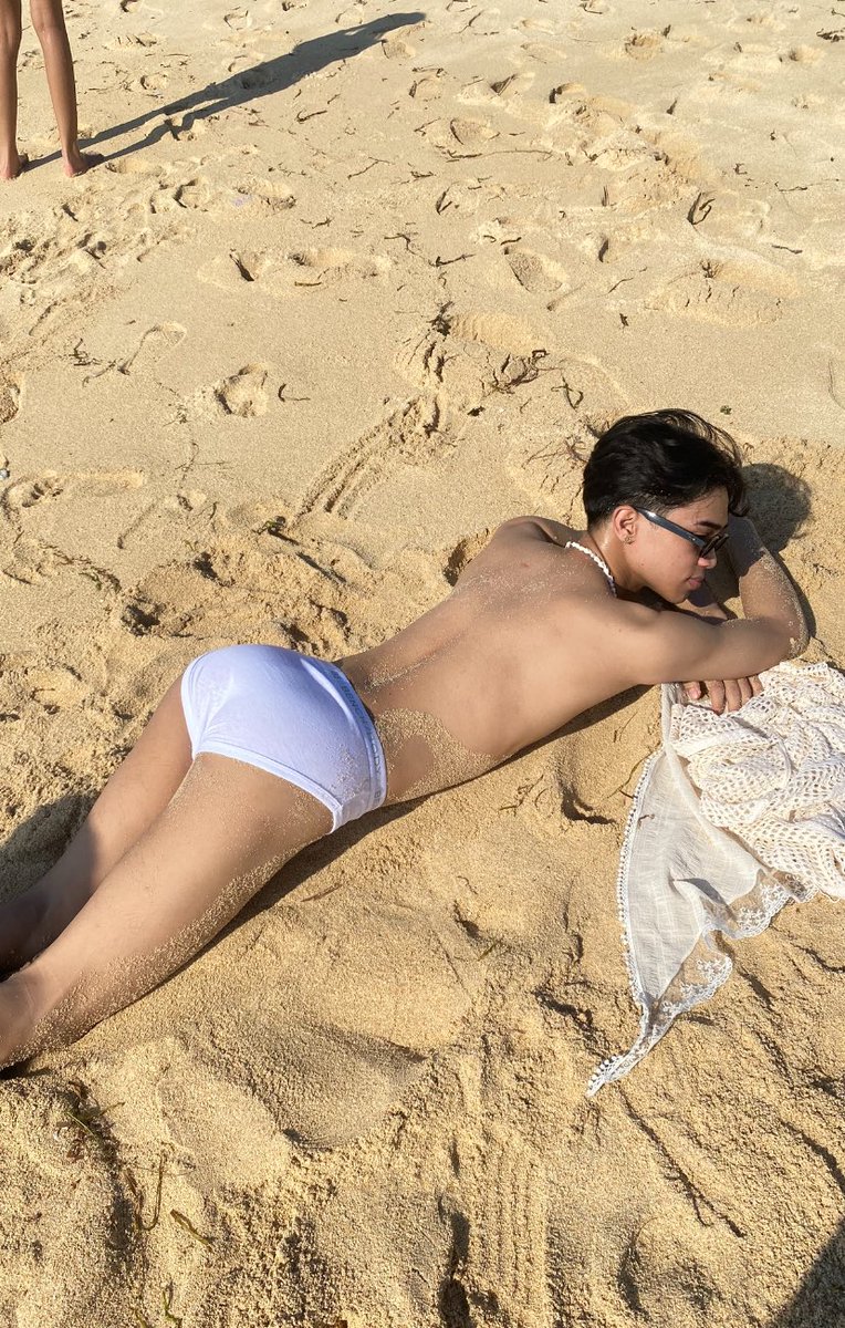 Itszyzyy01's tweet photo. Who wants my peach 🍑 https://t.co/OaROaZQb4H