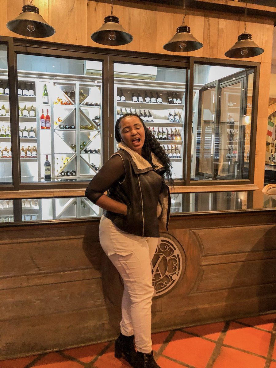 Umutoni_Bestie's tweet photo. Rata muri iyi weekend nucyenera aka Liquor, Wine cg Champagne uri Kigali umbwire nkurangire umuntu ukakugezaho ku kiranguzo. Sibyo?? π·π₯πΎ
#WeekendAds. https://t.co/6wk3sMCOOH