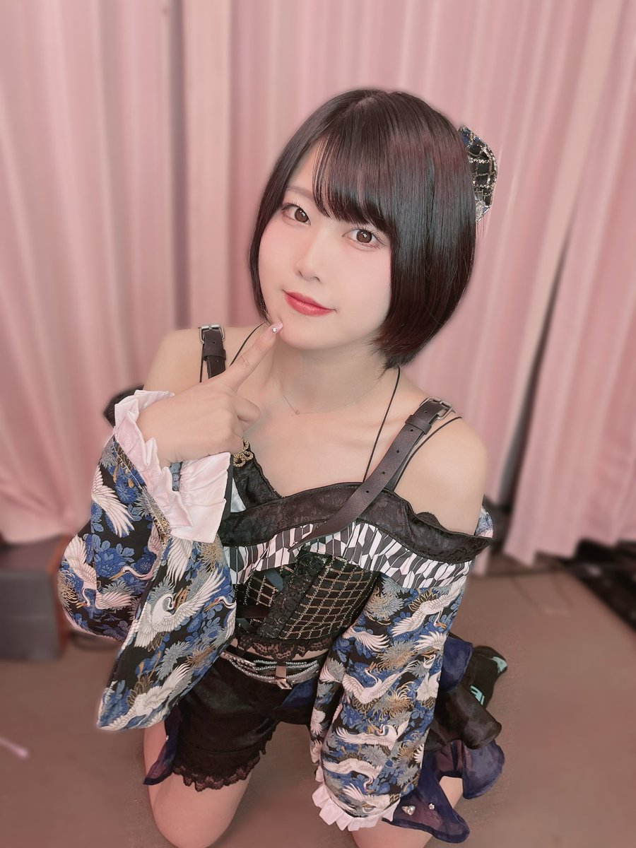 今井マイ　チェキ　生写真　ポラロイド　アイドル 　食べる あまりにも似合ってるので見に来た方が良いですし、予約チェキもでき