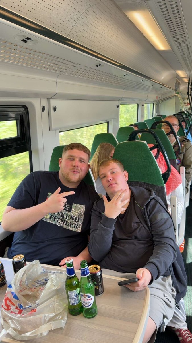 Away away awayyyyy🍻